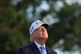 Donald Trump vrea ca unul dintre complexele sale de golf să devină reședință prezidențială oficială