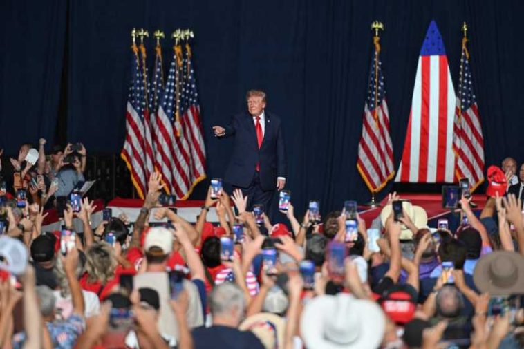 SUA: Trump, întrerupt de protestatari în timpul unui discurs în Texas