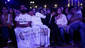 Israel: Aproximativ 50.000 de oameni au participat la Tel Aviv la ceremonia de comemorare a atacurilor din 7 octombrie 2023
