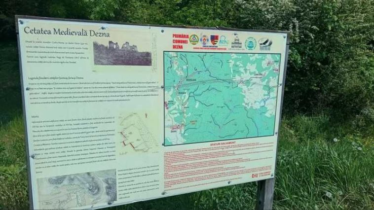 Arad: Cetatea Dezna atrage mii de turiști după amenajarea primului traseu local via ferrata
