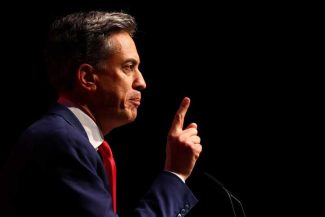 Marea Britanie: Ministrul de externe Ed Miliband anunță noi sancțiuni împotriva Iranului din cauza ”încălcărilor nucleare”