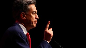 Marea Britanie: Ministrul de externe Ed Miliband anunță noi sancțiuni împotriva Iranului din cauza ”încălcărilor nucleare”