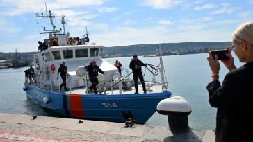 Zece marinari sunt dați dispăruți după ce nava lor a fost lovită de drone în Marea Neagră