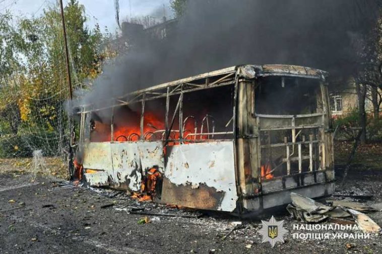 UPDATE #Ucraina/ Bilanţul atacului rusesc cu bombă cu planare, care a lovit un autobuz la Kramatorsk şi a afectat un altul, creşte la 30 de morţi