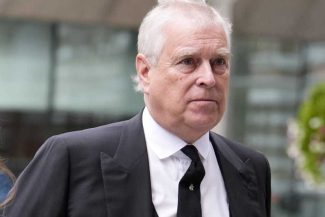 Regatul Unit: Poliția recunoaște că perchezițiile în legătură cu arestarea fostului prinț Andrew au fost ilegale