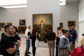 Colecționarii înstăriți din generația Z cheltuiesc mai mult pe artă decât cumpărătorii mai în vârstă (raport)