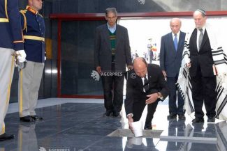 DOCUMENTAR: 20 de ani de la punerea pietrei de temelie a Memorialului Victimelor Holocaustului din România (9 octombrie)