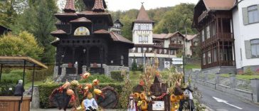 REPORTAJ Mureș: Sovata, sold-out la cazări pentru Festivalul Dovleacului, 2.000 de bostani cumpărați pentru școli (GALERIE FOTO)