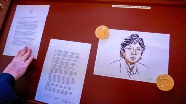 Nobel/’Dacă aplaudați puțin mai tare, s-ar putea să împart premiul cu Trump’, glumește Navi Pillay