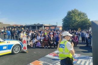 Tulcea: Acțiune de prevenire a evenimentelor rutiere în care sunt implicate vehicule electrice, organizată la Sarichioi (GALERIE FOTO)