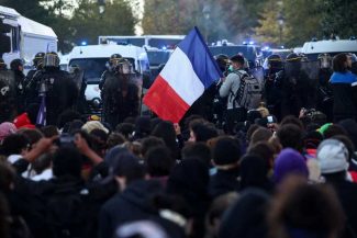 Franța: Peste 6.900 de rețineri de la începutul protestelor elevilor