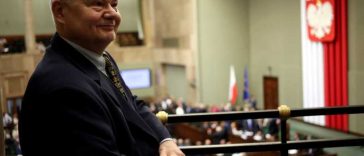 Polonia: O comisie parlamentară cere trimiterea guvernatorului Băncii Centrale în fața instanței