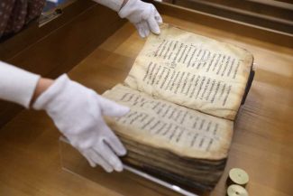 BTA/ Manuscrise din secolul al X-lea, expuse la Biblioteca Națională din Sofia