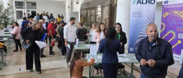 Olt: Doar 75 selectați pentru angajare dintre cei aproape 600 de participanți la bursa locurilor de muncă