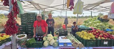 REPORTAJ/Olt: Bunătățile tradiționale de la Zilele Recoltei, cumpărate de clienți în cantități mici, ‘de poftă’, spun producătorii