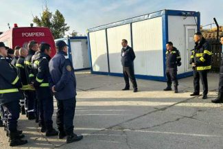 Teleorman: Pompieri români și bulgari, la antrenament în Videle pentru perfecționarea tehnicilor de intervenție la incendii (GALERIE FOTO)