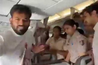 Liderul Partidului Gândacilor din India a fost arestat înaintea unui protest împotriva Comisiei Electorale