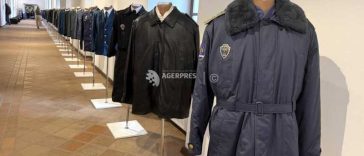 Bihor: Uniforme militare și caschete – în expoziție la Muzeul Orașului Oradea