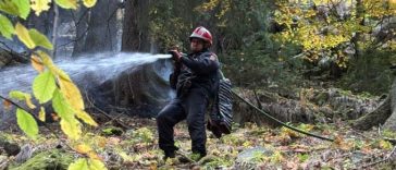 Hunedoara: Incendiul din Parcul Național Retezat, activ de peste două săptămâni; aproximativ cinci hectare-afectate (GALERIE FOTO)