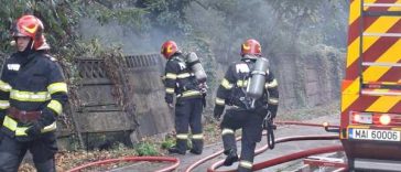 Vâlcea: Incendiu la o clădire din incinta fostei unități militare din Vlădești
