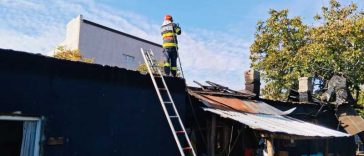 Giurgiu: Tânăr rănit în timp ce încerca să stingă un incendiu care i-a cuprins locuința