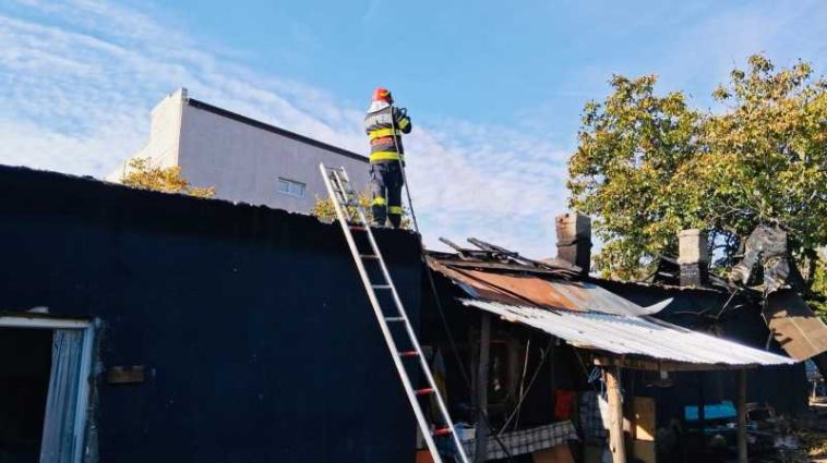 Giurgiu: Tânăr rănit în timp ce încerca să stingă un incendiu care i-a cuprins locuința