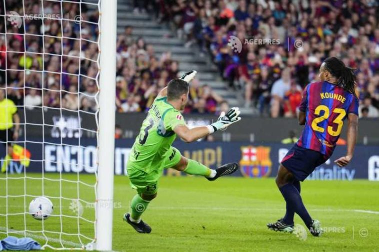 Fotbal: Fundașul Jules Kounde, jucătorul francez cu cele mai multe apariții din istoria FC Barcelona
