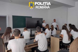 Acțiuni ale Poliției Române în unitățile de învățământ preuniversitar; 2.372 de activități de prevenire și informare