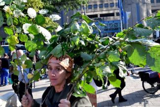 Zeci de mii de oameni au manifestat la Bruxelles pentru a cere măsuri mai ferme împotriva schimbărilor climatice (FOTO/VIDEO)