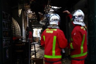 Un incendiu a distrus piața ‘Copiilor Roșii’ din Paris, monument istoric