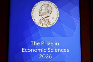 Americanii Robert Hall și Michael Woodford au câștigat Premiul Nobel pentru Economie