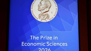 Americanii Robert Hall și Michael Woodford au câștigat Premiul Nobel pentru Economie