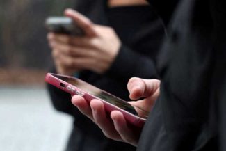 Telefoane noi cu sistem de operare Android, vândute cu amenințări informatice preinstalate, avertizează experții