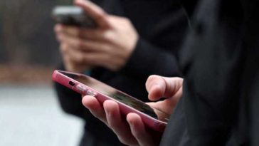 Telefoane noi cu sistem de operare Android, vândute cu amenințări informatice preinstalate, avertizează experții