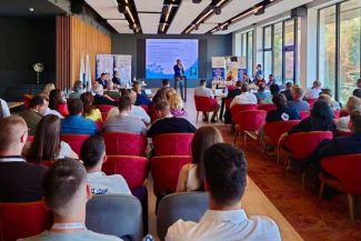 Bihor: Studenți și cercetători din România și Serbia au participat la Oradea la un workshop privind eficiența energetică