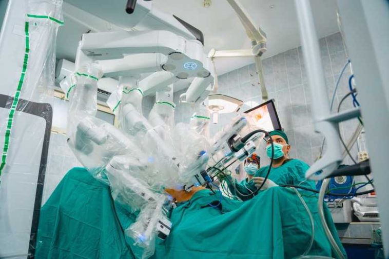 Cluj: Institutul Oncologic a ajuns la 100 de operații robotice