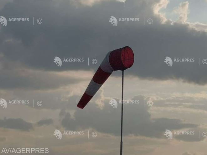 Cod galben de vânt în Dobrogea; ploi în mai multe regiuni