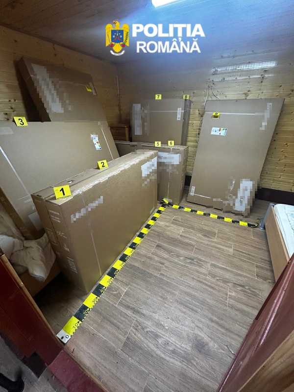 Mehedinți: Nouă percheziții în județul Olt, într-un dosar de furt calificat; sunt vizați cinci suspecți
