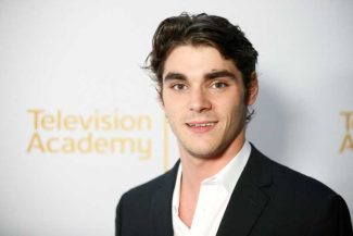 Bryan Cranston, ”profund îndurerat” de moartea lui RJ Mitte, colegul său din distribuția ”Breaking Bad”