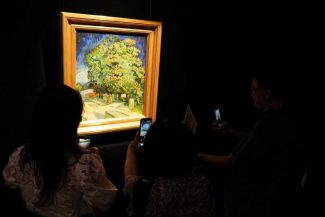 Hong Kong/Sute de persoane stau la coadă pentru un tablou de Van Gogh ce nu a mai fost expus de 60 de ani