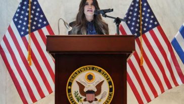 Casa Albă îi cere demisia ambasadoarei americane în Grecia, Kimberly Guilfoyle