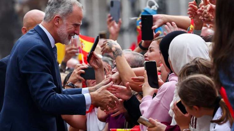 Regele Felipe al VI-lea, întâmpinat cu entuziasm la Ceuta, într-o vizită sensibilă diplomatic