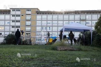 Operația la plămân a papei Leon s-a încheiat cu succes