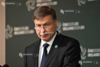 Valdis Dombrovskis: Guvernele europene trebuie să adopte o politică fiscală prudentă