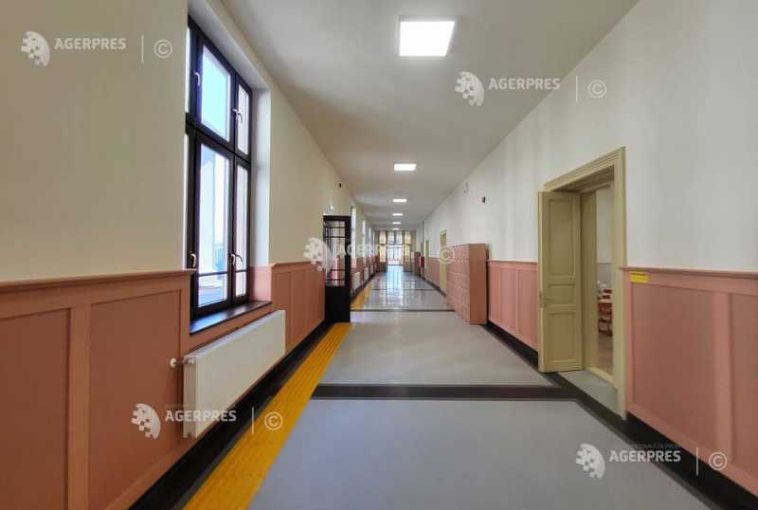 Timiș: Profesor de sport, atacat de părinții unui elev atenționat asupra disciplinei în timpul orelor