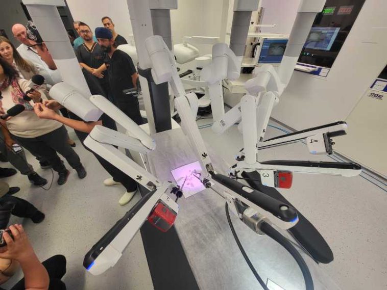 Bistrița-Năsăud: Spitalul Clinic Județean are un al doilea robot Da Vinci funcțional, de ultimă generație (GALERIE FOTO)