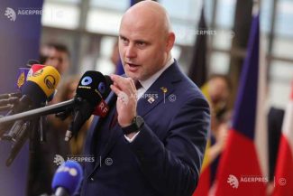 Premierul Letoniei recomandă europenilor să consume cu o bere mai puțin pe an pentru a ajuta Ucraina