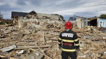 Vrancea: Bărbat cu arsuri pe 55% din corp, în urma unei explozii la Sihlea; zece gospodării, afectate