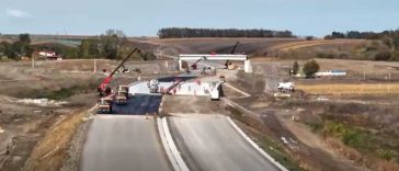 VIDEO Pistol (CNAIR): Lucrările pe lotul 2 al Autostrăzii Bacău-Pașcani au ajuns la 60%; deschiderea circulației, posibilă până la sfârșitul…