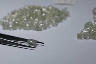 Grupul elvețian de lux Richemont este interesat de gigantul din sectorul diamantelor De Beers (Reuters)